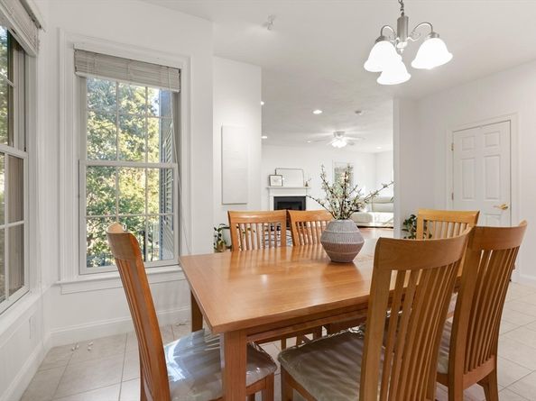 1 Lawton Ave, Westford MA 01886