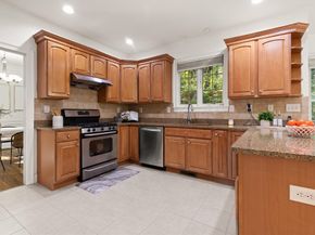 1 Lawton Ave, Westford MA 01886