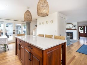 8 Pine St, Mattapoisett MA 02739