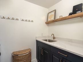 8 Pine St, Mattapoisett MA 02739