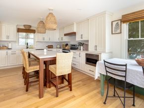 8 Pine St, Mattapoisett MA 02739