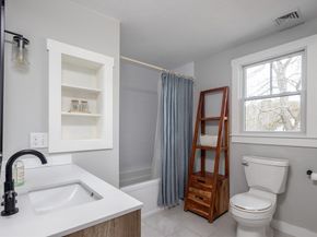8 Pine St, Mattapoisett MA 02739