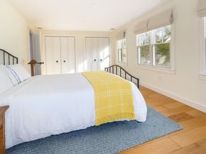 8 Pine St, Mattapoisett MA 02739