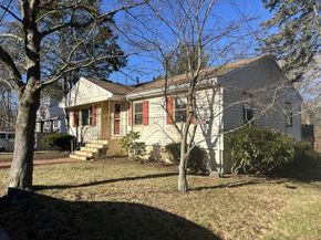 48 Burnett St, Melrose MA 02176