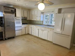 48 Burnett St, Melrose MA 02176