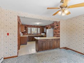 318 Lovewell St, Gardner MA 01440