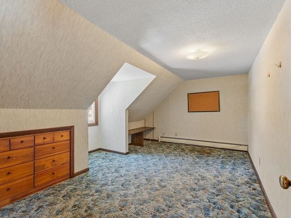 318 Lovewell St, Gardner MA 01440