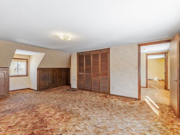 318 Lovewell St, Gardner MA 01440