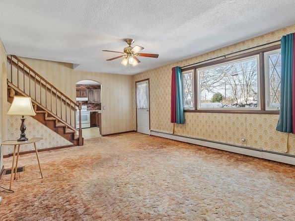 318 Lovewell St, Gardner MA 01440