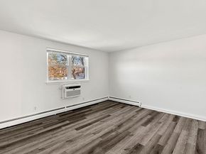 2 Kingston St 2, North Andover MA 01845