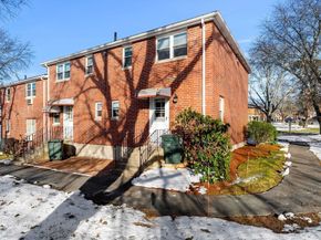 2 Kingston St 2, North Andover MA 01845