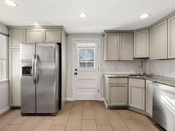 2 Kingston St 2, North Andover MA 01845