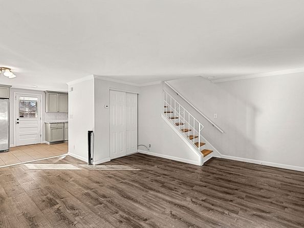 2 Kingston St 2, North Andover MA 01845