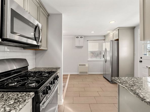 2 Kingston St 2, North Andover MA 01845