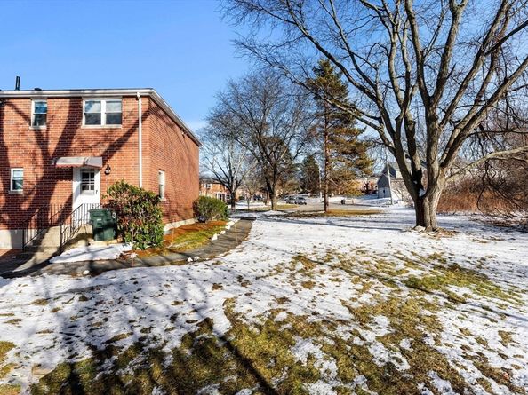 2 Kingston St 2, North Andover MA 01845