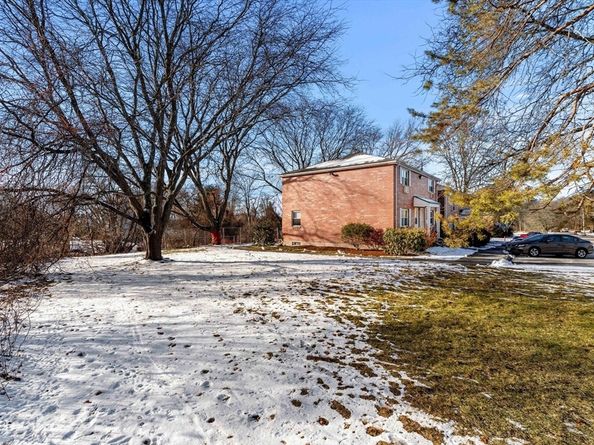 2 Kingston St 2, North Andover MA 01845