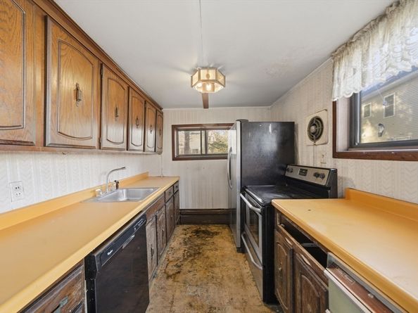 11 Hutchins Cir, Lynnfield MA 01940