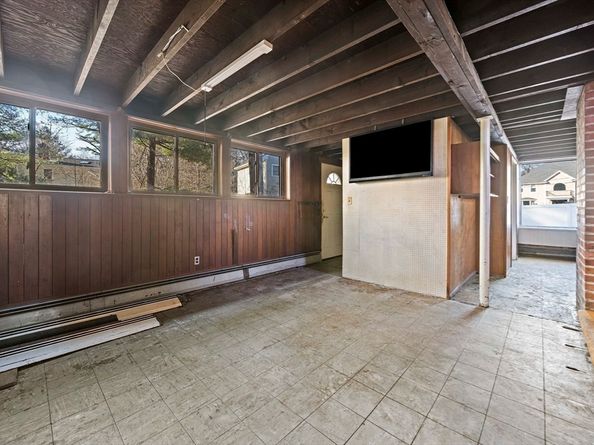 11 Hutchins Cir, Lynnfield MA 01940