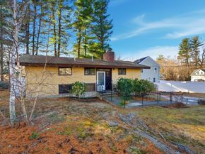 11 Hutchins Cir, Lynnfield MA 01940