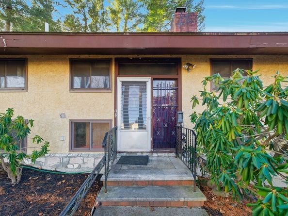 11 Hutchins Cir, Lynnfield MA 01940