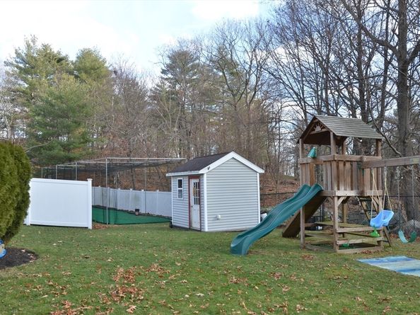 19 Fellsmere Ave, Wakefield MA 01880