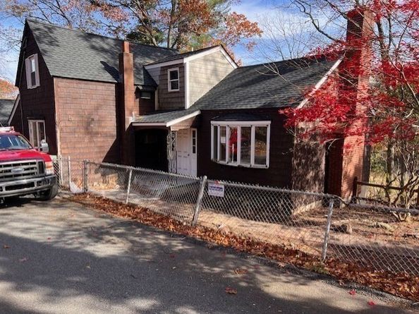 10 Oak Rd, Middleton MA 01949