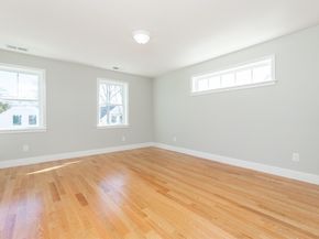 28 Fairview Ave, Ipswich MA 01938
