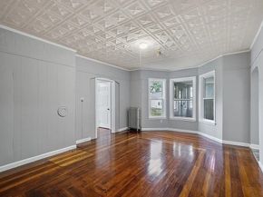 113 Spruce St, Leominster MA 01453