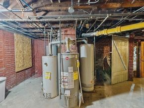 113 Spruce St, Leominster MA 01453