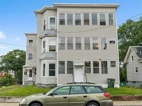 113 Spruce St, Leominster MA 01453