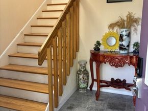 12 Inis Cir, Newton MA 02465