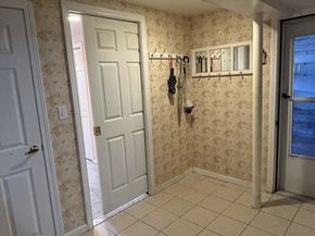 12 Inis Cir, Newton MA 02465