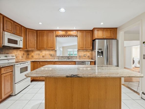 103 Central St, Newbury MA 01922
