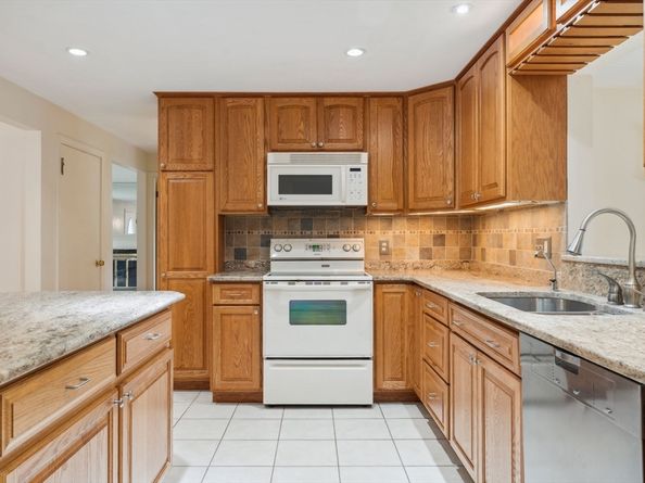 103 Central St, Newbury MA 01922