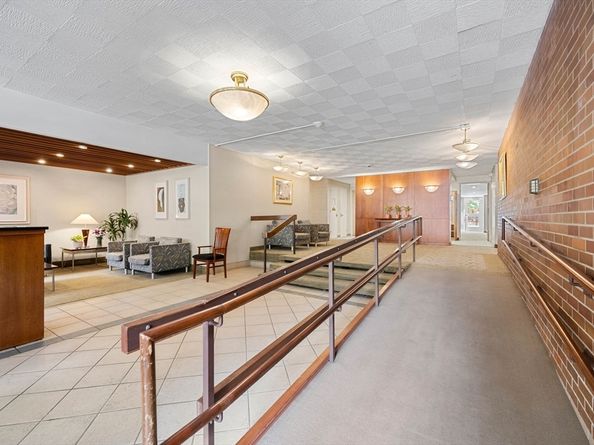 45 Longwood Avenue 212, Brookline MA 02446