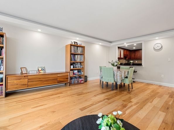 45 Longwood Avenue 212, Brookline MA 02446