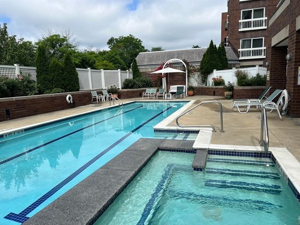 950 Massachusetts Ave. 106, Cambridge MA 02139