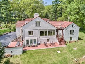 144 Pine St, Dover MA 02030