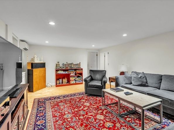 144 Pine St, Dover MA 02030