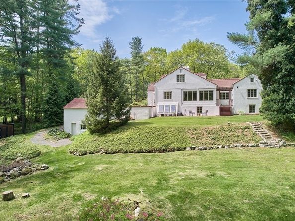 144 Pine St, Dover MA 02030