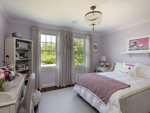 6 Ocean Breeze Ln, Mattapoisett MA 02739