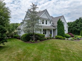 6 Ocean Breeze Ln, Mattapoisett MA 02739