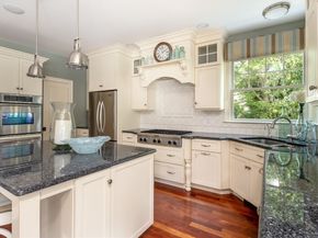 6 Ocean Breeze Ln, Mattapoisett MA 02739
