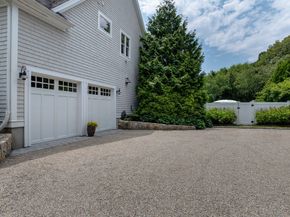 6 Ocean Breeze Ln, Mattapoisett MA 02739