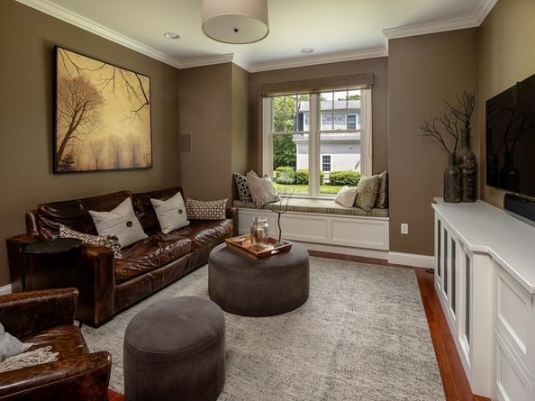 6 Ocean Breeze Ln, Mattapoisett MA 02739