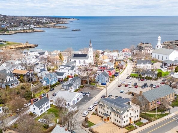 36 Broadway Ave, Rockport MA 01966