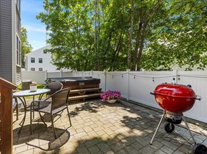 21 Hale St 21, Newton MA 02464