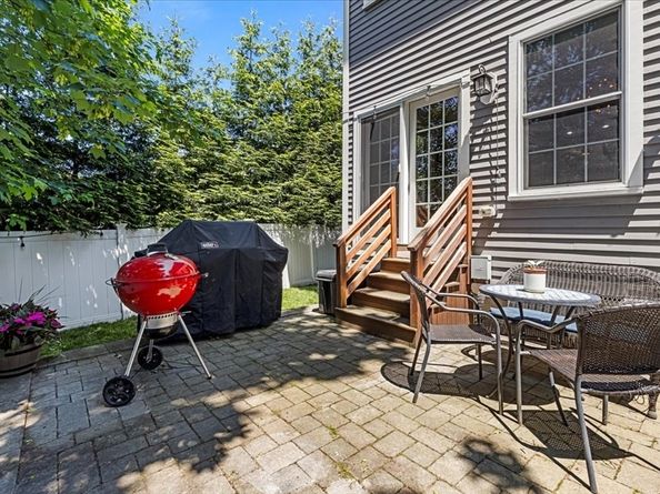 21 Hale St 21, Newton MA 02464