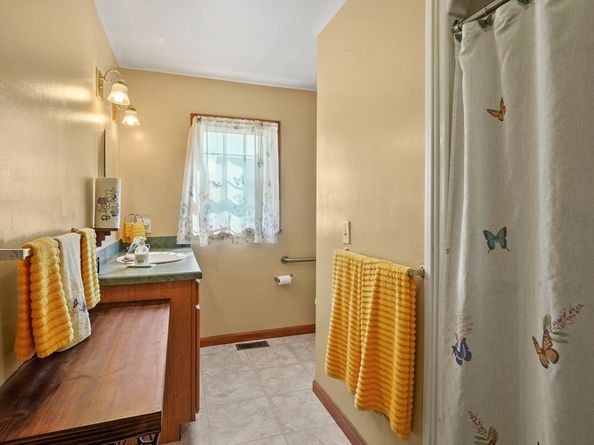 3 Newton Street, Barre MA 01005