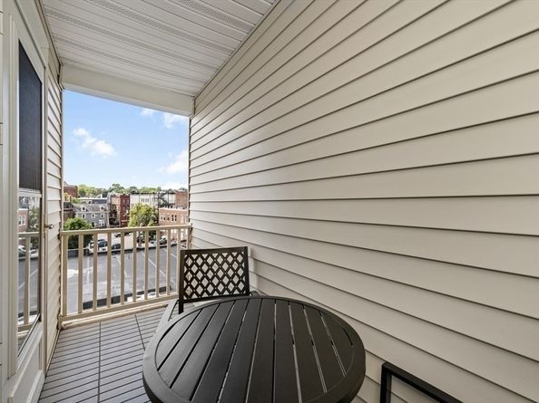 14 Linden St 8, Brookline MA 02445
